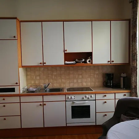 Garconniere Im Ehemaligen Austria Apartament *