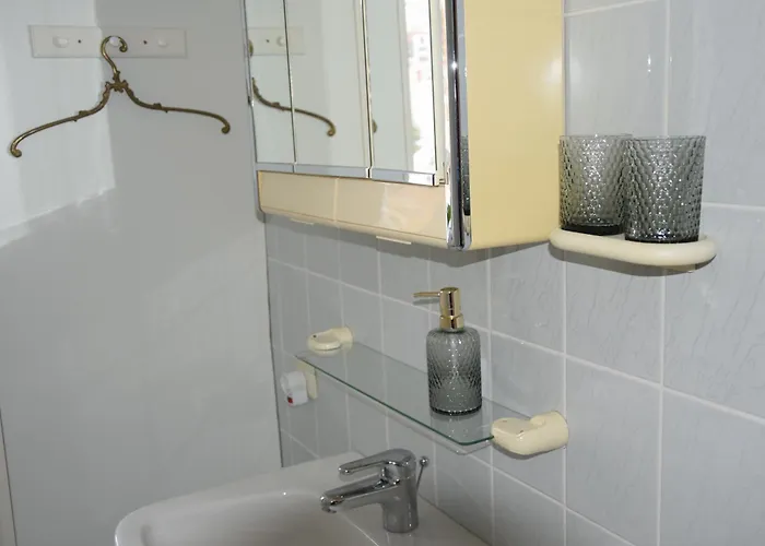 Garconniere Im Ehemaligen Austria Gmunden