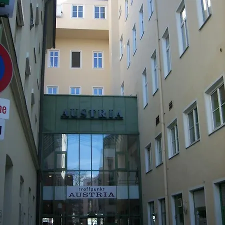 Garconniere Im Ehemaligen Austria Apartment *